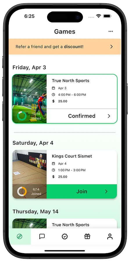 SuperOver app showing upcoming cricket games with join buttons